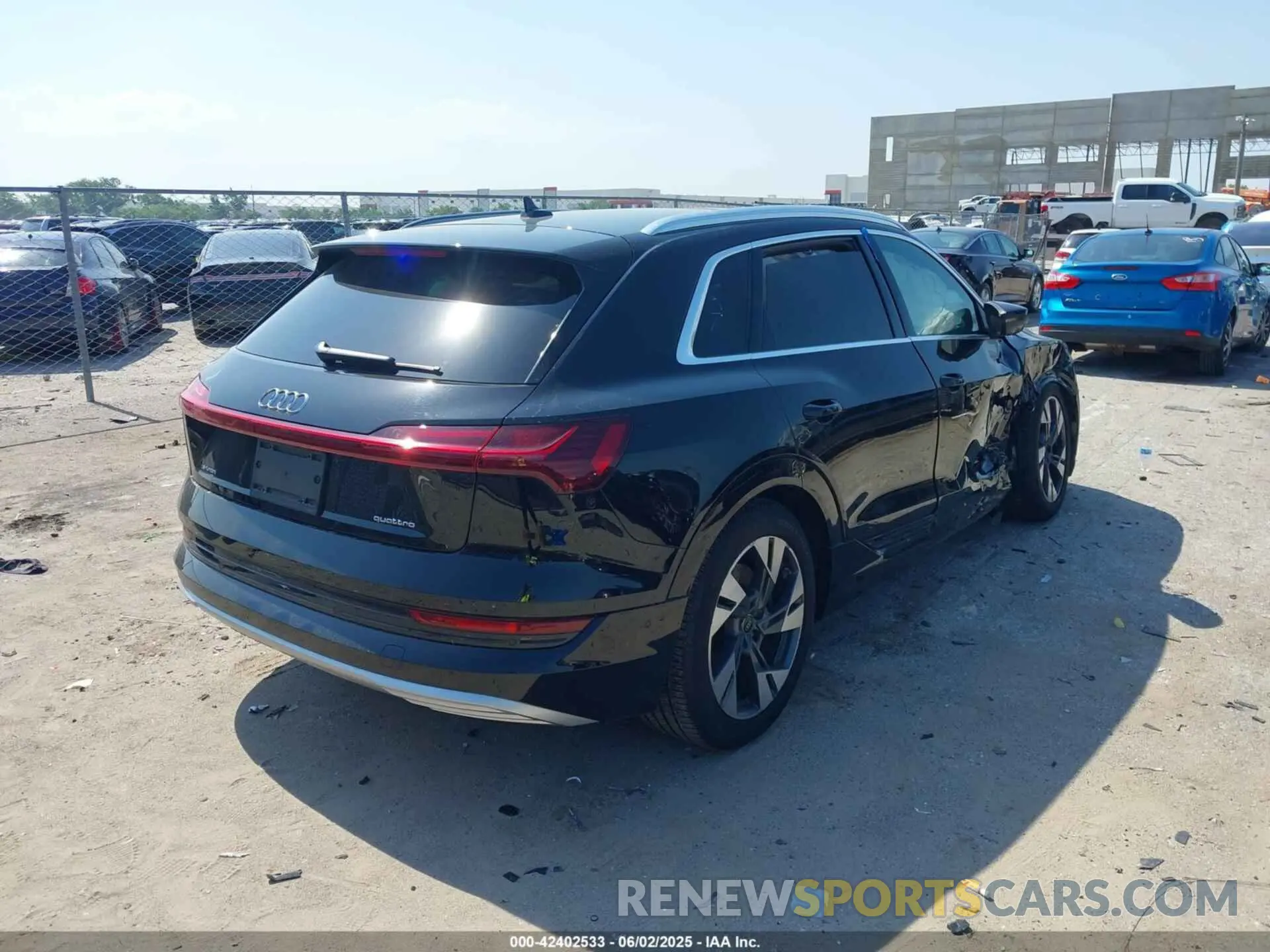 4 Photograph of a damaged car WA1LABGE6NB022565 AUDI E-TRON 2022