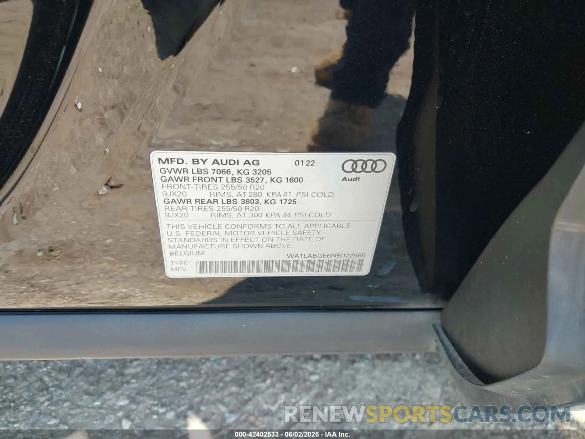 9 Photograph of a damaged car WA1LABGE6NB022565 AUDI E-TRON 2022