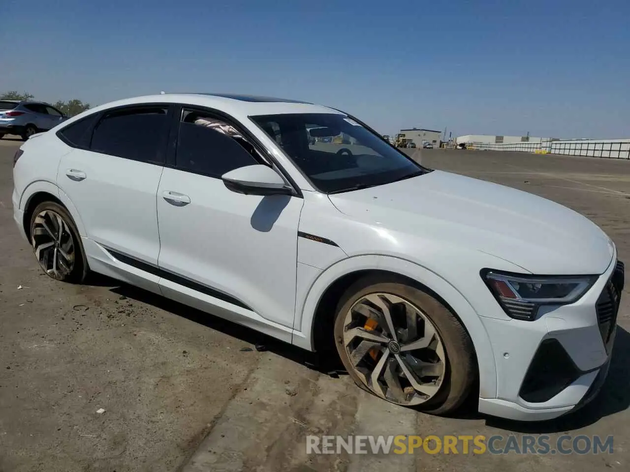 4 Photograph of a damaged car WA12AAGE4PB025635 AUDI E-TRON 2023