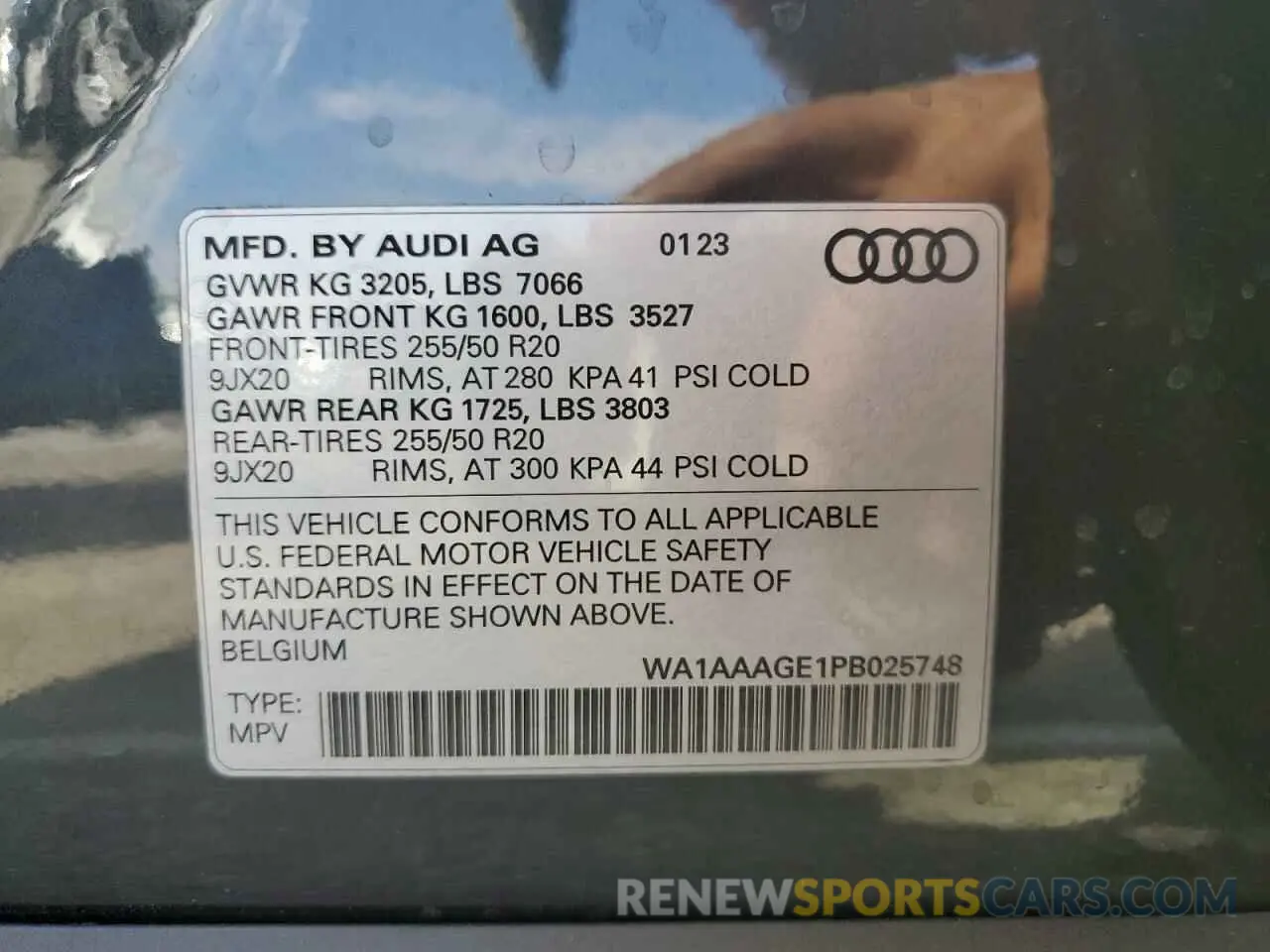 14 Photograph of a damaged car WA1AAAGE1PB025748 AUDI E-TRON 2023