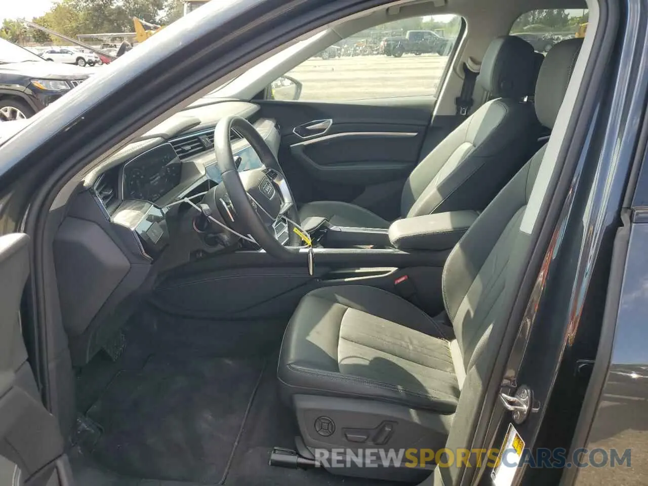 7 Photograph of a damaged car WA1AAAGE1PB025748 AUDI E-TRON 2023