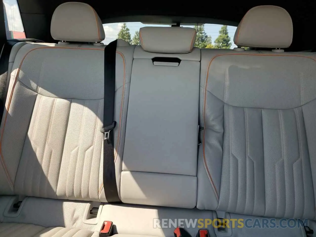 10 Photograph of a damaged car WA1VABGE1NB032624 AUDI E-TRON CHR 2022