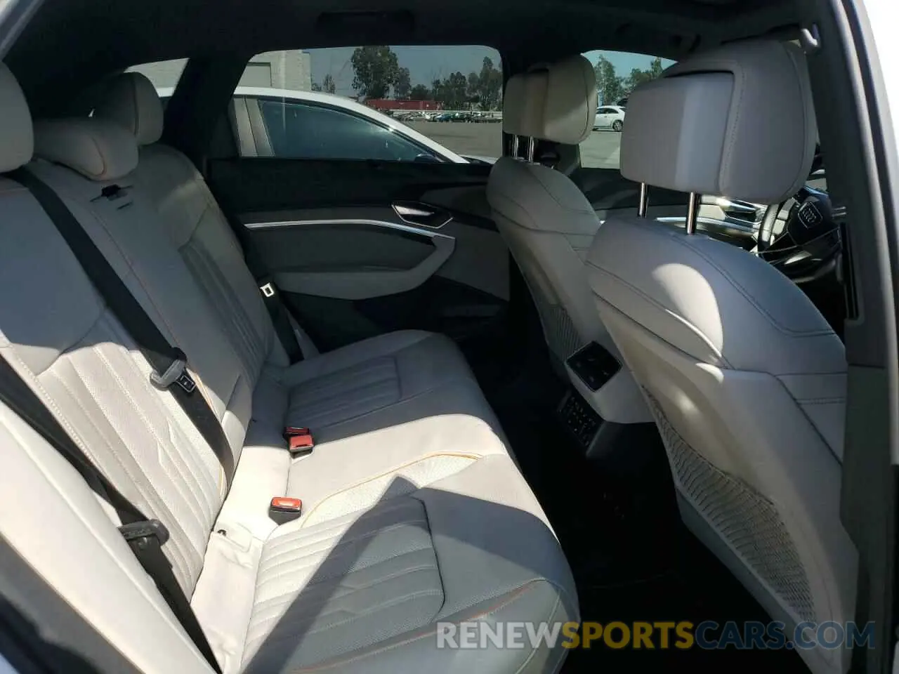 11 Photograph of a damaged car WA1VABGE1NB032624 AUDI E-TRON CHR 2022