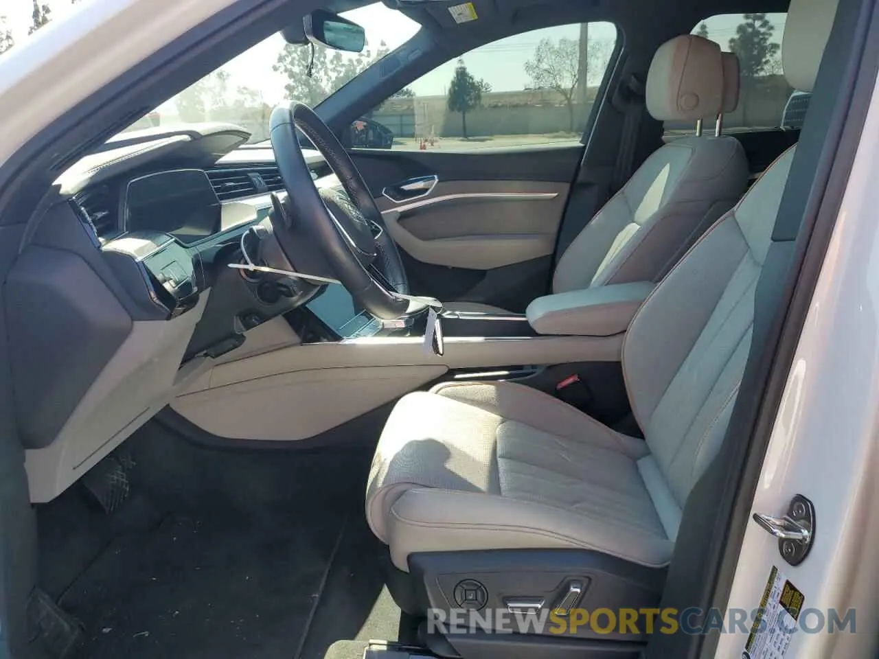 7 Photograph of a damaged car WA1VABGE1NB032624 AUDI E-TRON CHR 2022