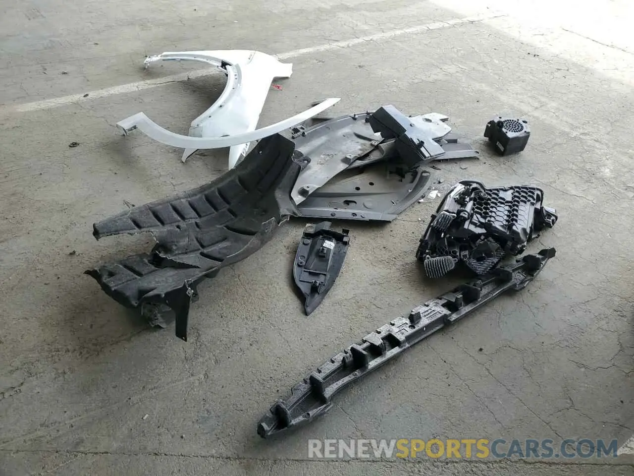 12 Photograph of a damaged car WA1VABGE8NB024505 AUDI E-TRON CHR 2022