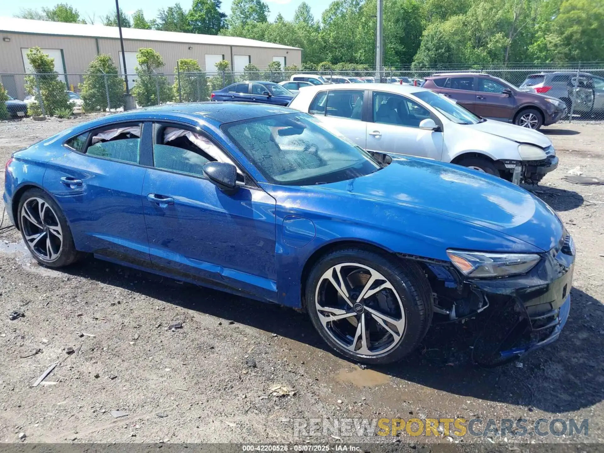 1 Photograph of a damaged car WAUCJBFW1N7005088 AUDI E-TRON GT 2022