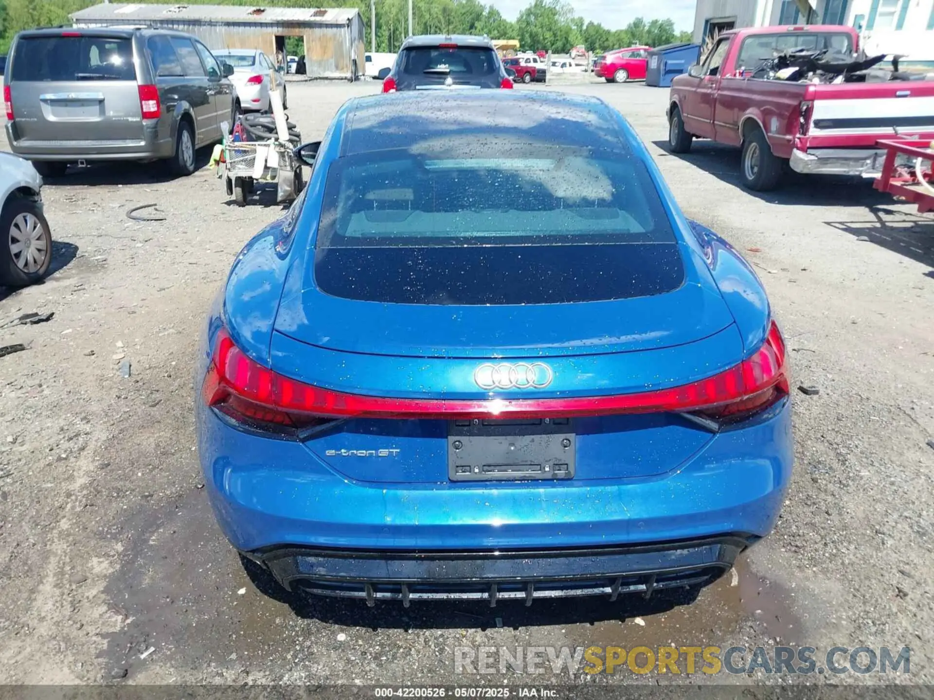 17 Photograph of a damaged car WAUCJBFW1N7005088 AUDI E-TRON GT 2022