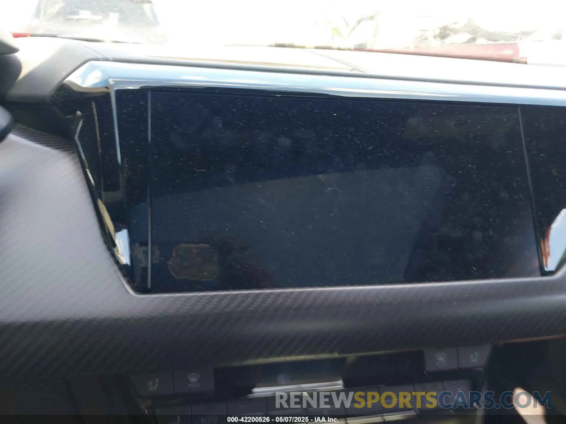 19 Photograph of a damaged car WAUCJBFW1N7005088 AUDI E-TRON GT 2022