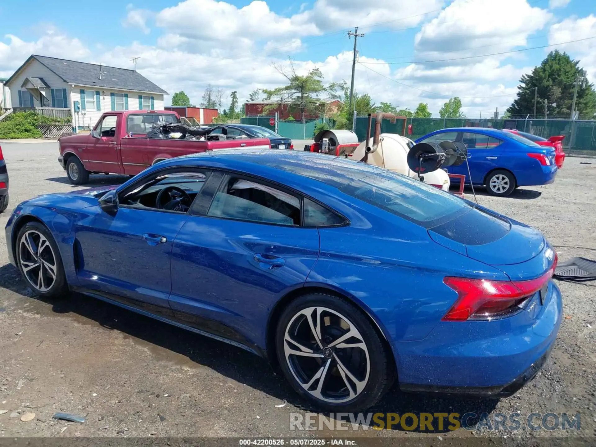 3 Photograph of a damaged car WAUCJBFW1N7005088 AUDI E-TRON GT 2022