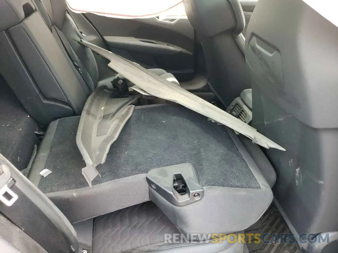 12 Photograph of a damaged car WAUCJBFW5N7004381 AUDI E-TRON GT 2022