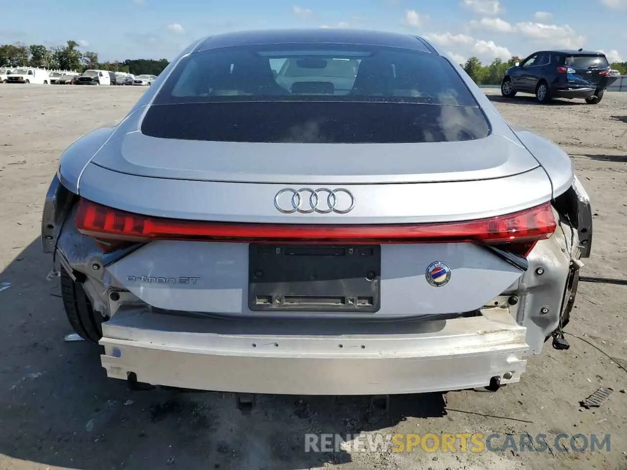 6 Photograph of a damaged car WAUFJBFW8N7006591 AUDI E-TRON GT 2022
