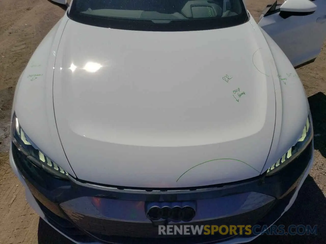 11 Photograph of a damaged car WAUFJBFW8N7010379 AUDI E-TRON GT 2022