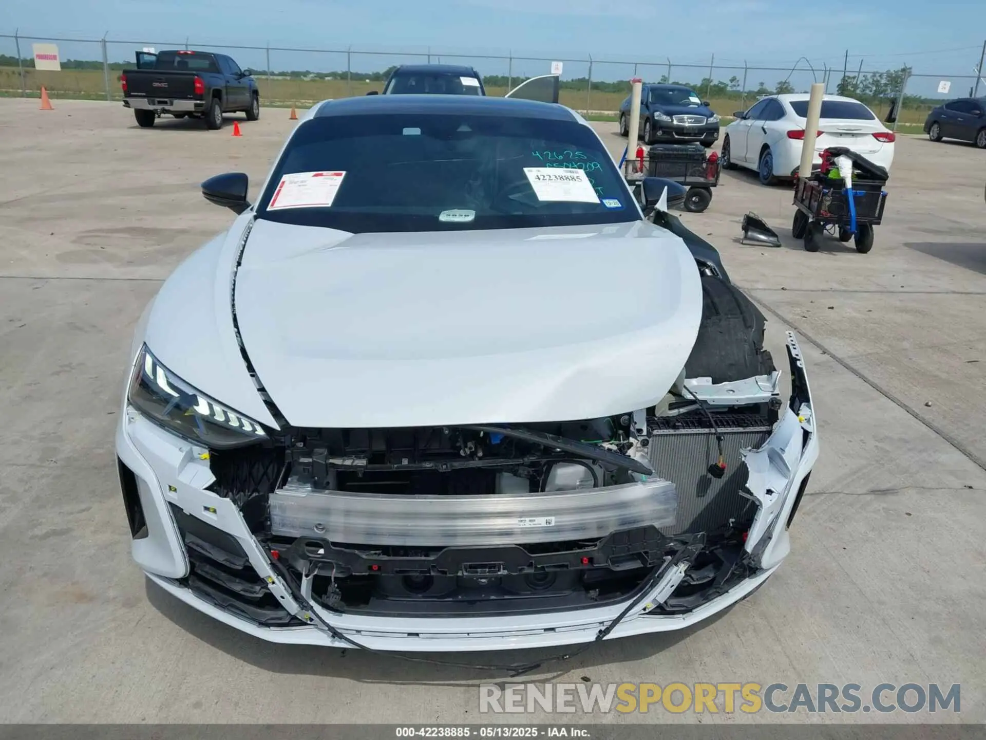 12 Photograph of a damaged car WAUCJBFWXP7000992 AUDI E-TRON GT 2023