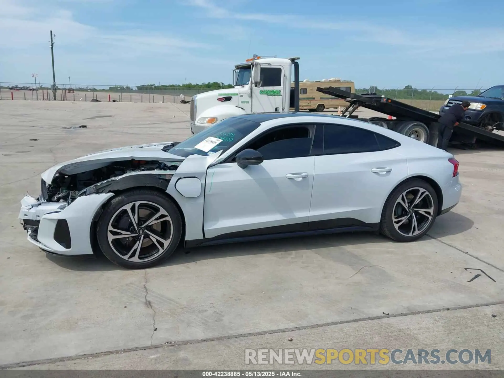 14 Photograph of a damaged car WAUCJBFWXP7000992 AUDI E-TRON GT 2023