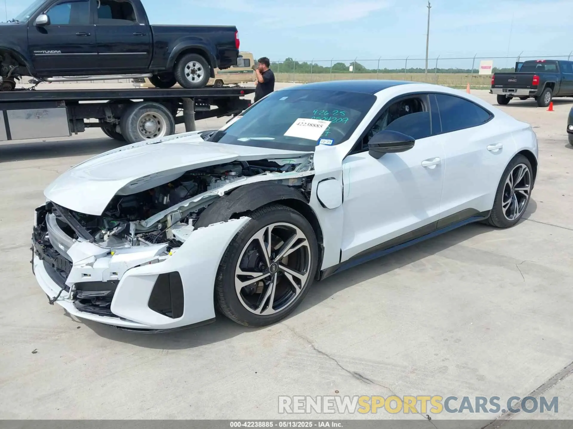 2 Photograph of a damaged car WAUCJBFWXP7000992 AUDI E-TRON GT 2023