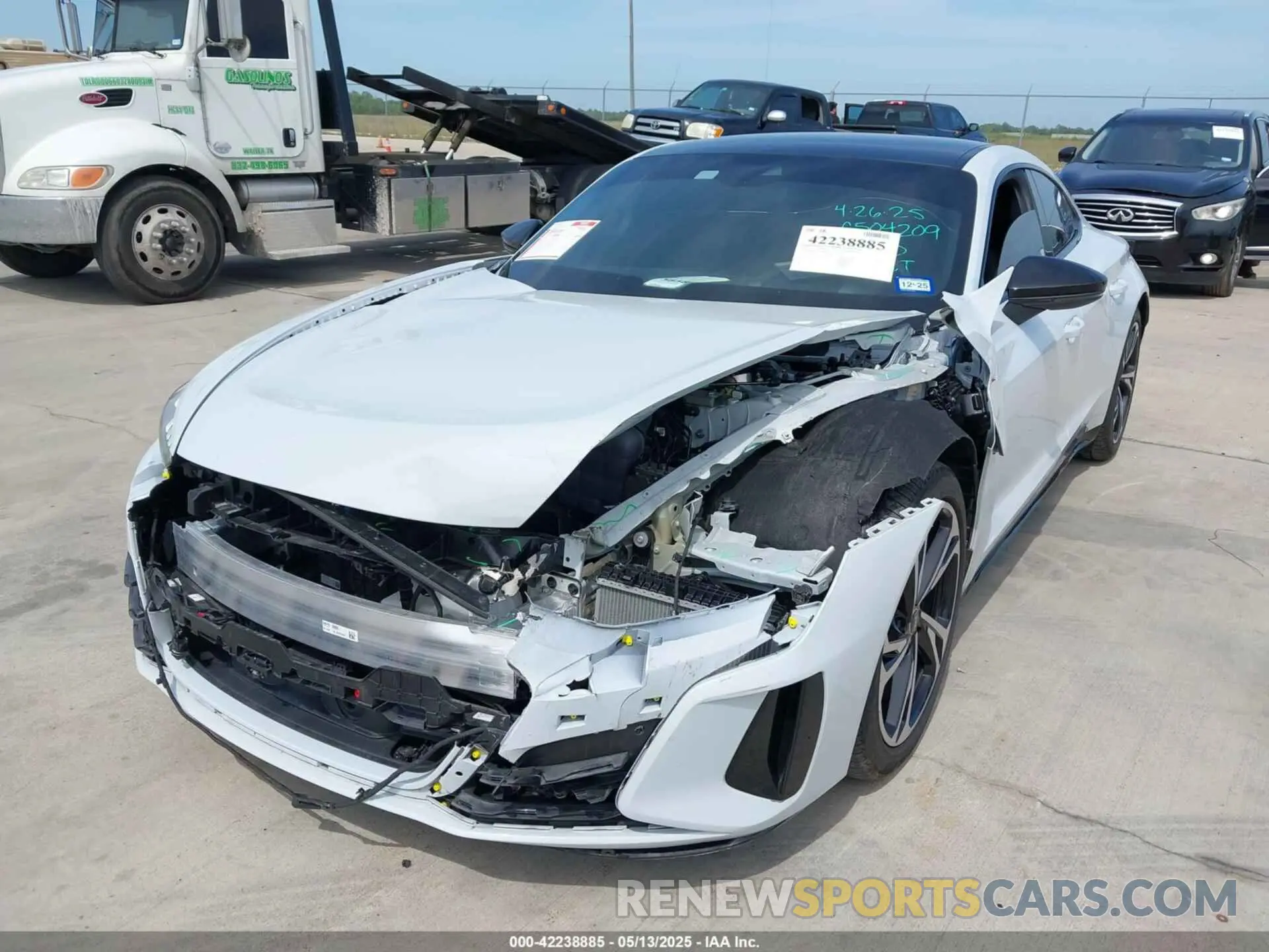 6 Photograph of a damaged car WAUCJBFWXP7000992 AUDI E-TRON GT 2023