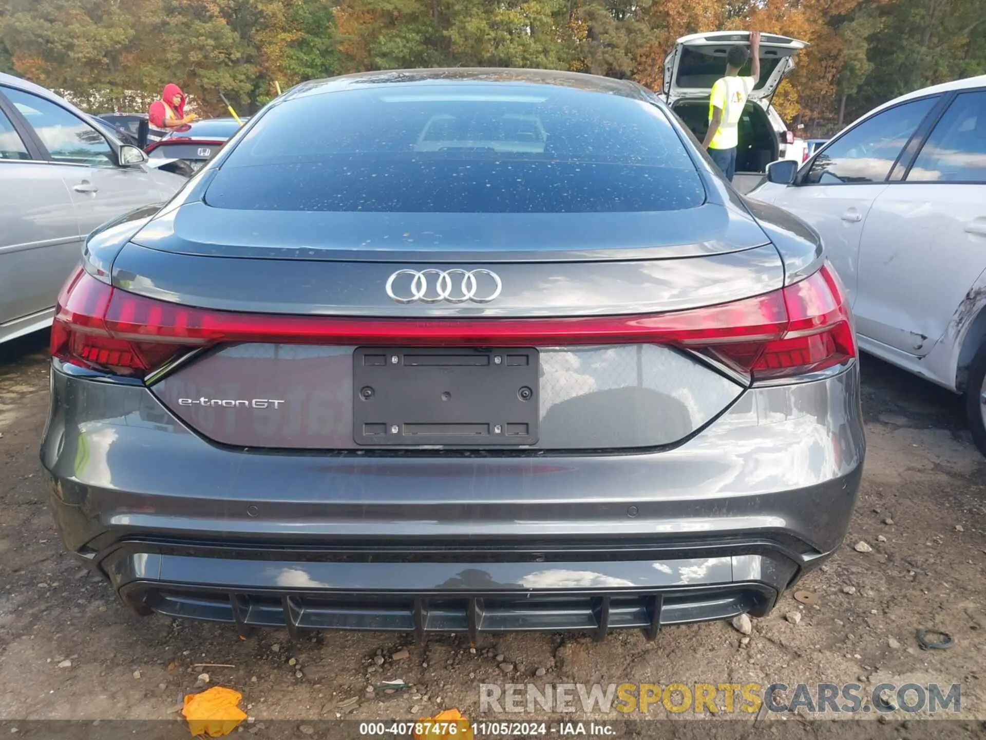 16 Photograph of a damaged car WAUFJBFW0R7000208 AUDI E-TRON GT 2024