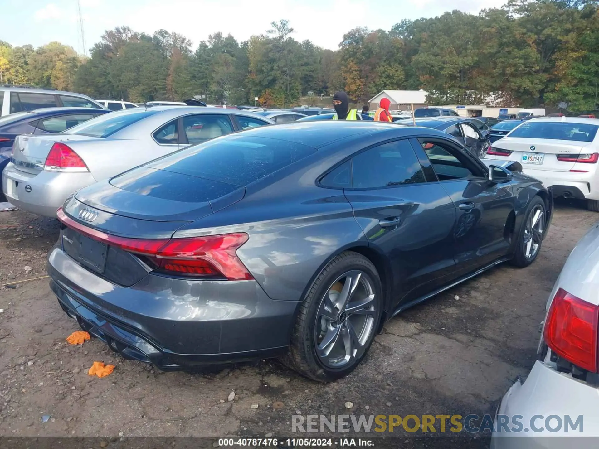 4 Photograph of a damaged car WAUFJBFW0R7000208 AUDI E-TRON GT 2024