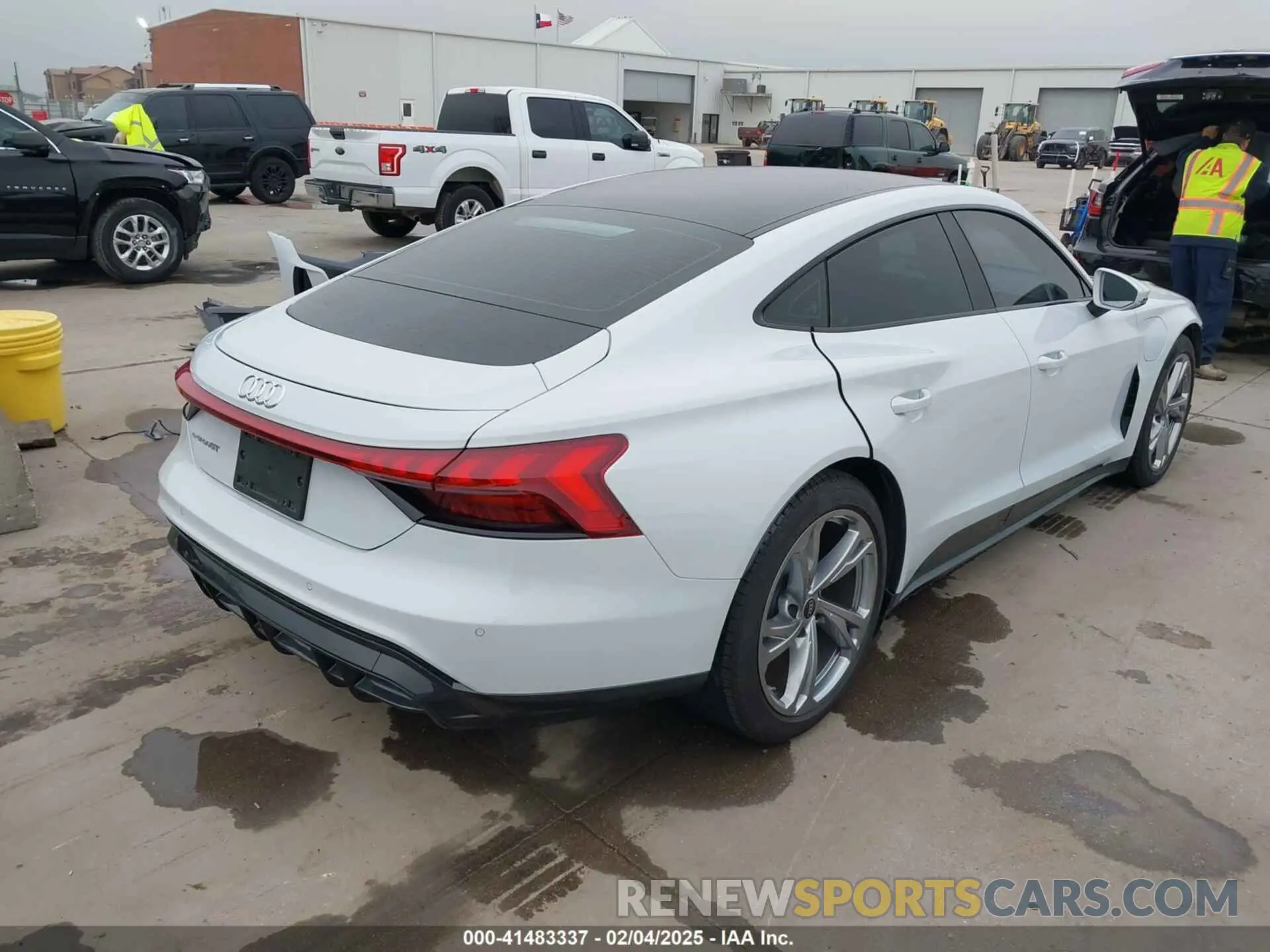 4 Photograph of a damaged car WAUFJBFW1R7000993 AUDI E-TRON GT 2024