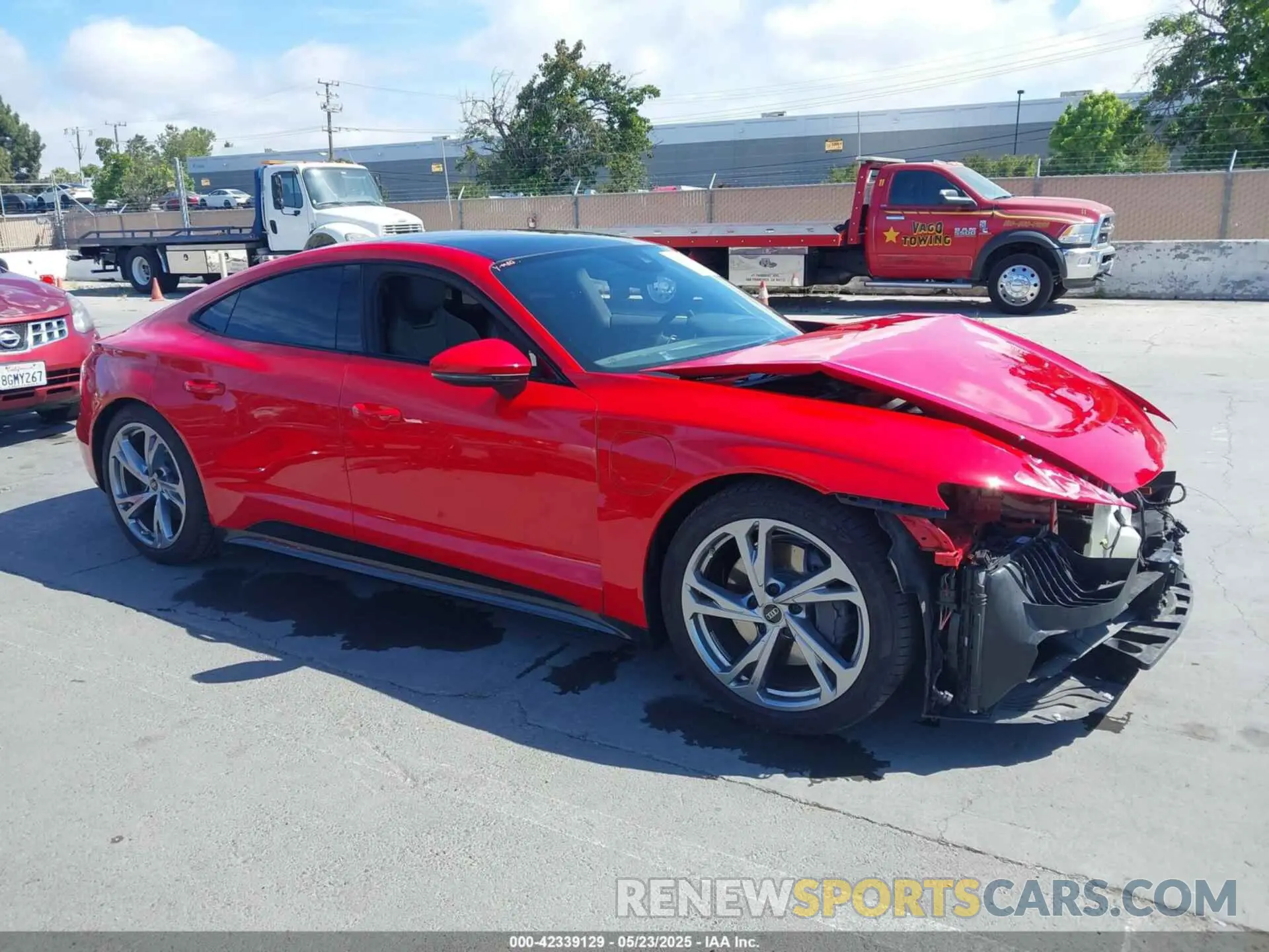 1 Photograph of a damaged car WAUFJBFW2R7000954 AUDI E-TRON GT 2024