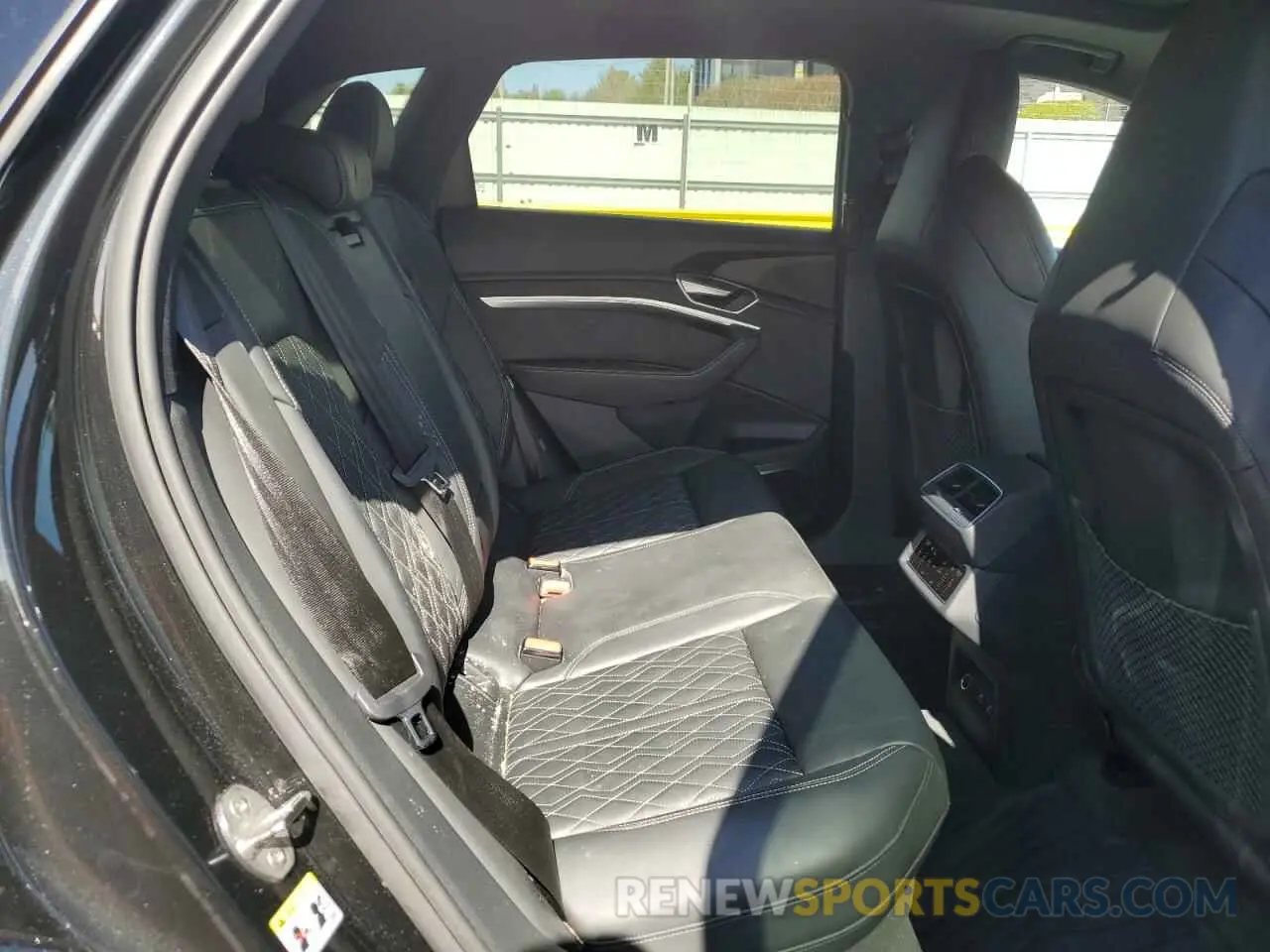 11 Photograph of a damaged car WA1ACBGE0NB038956 AUDI E-TRON S P 2022