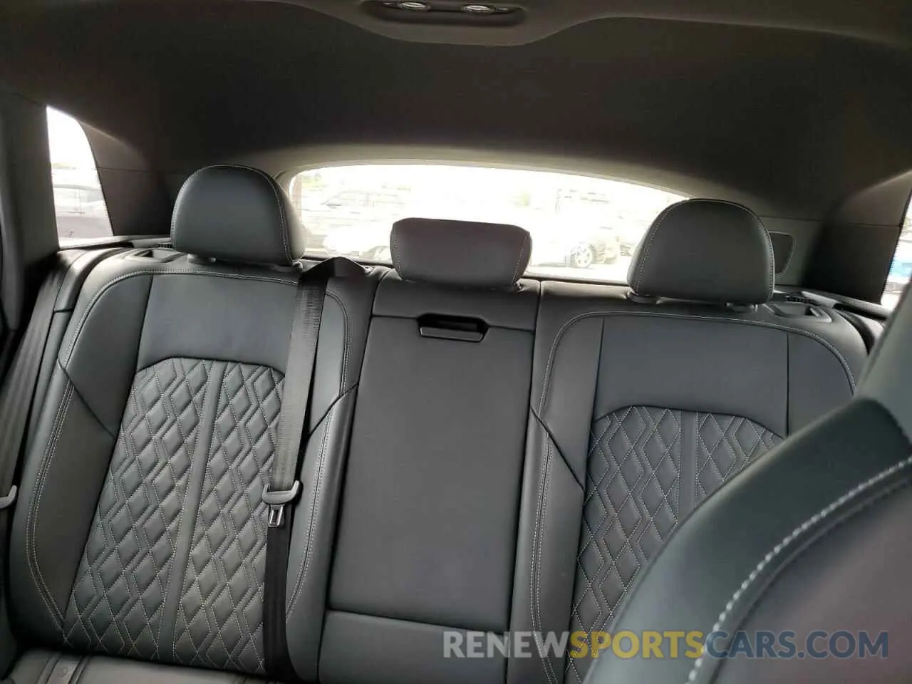 10 Photograph of a damaged car WA1VCBGE3NB009954 AUDI E-TRON S P 2022