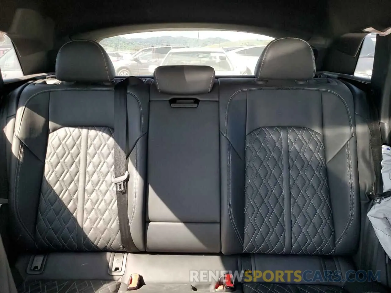 10 Photograph of a damaged car WA1VCBGE5NB039991 AUDI E-TRON S P 2022