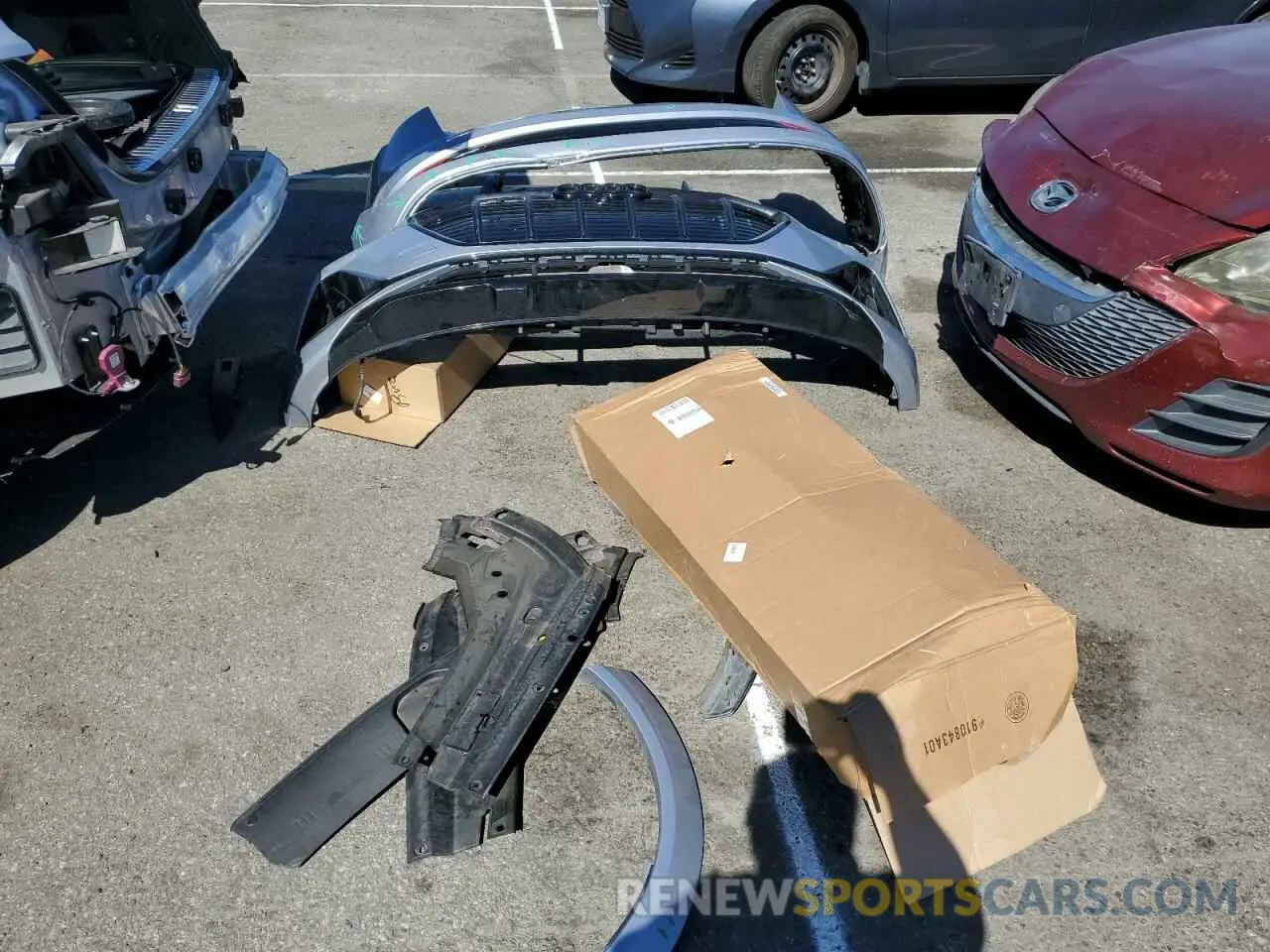 13 Photograph of a damaged car WA11CBGEXNB036762 AUDI E-TRON S S 2022