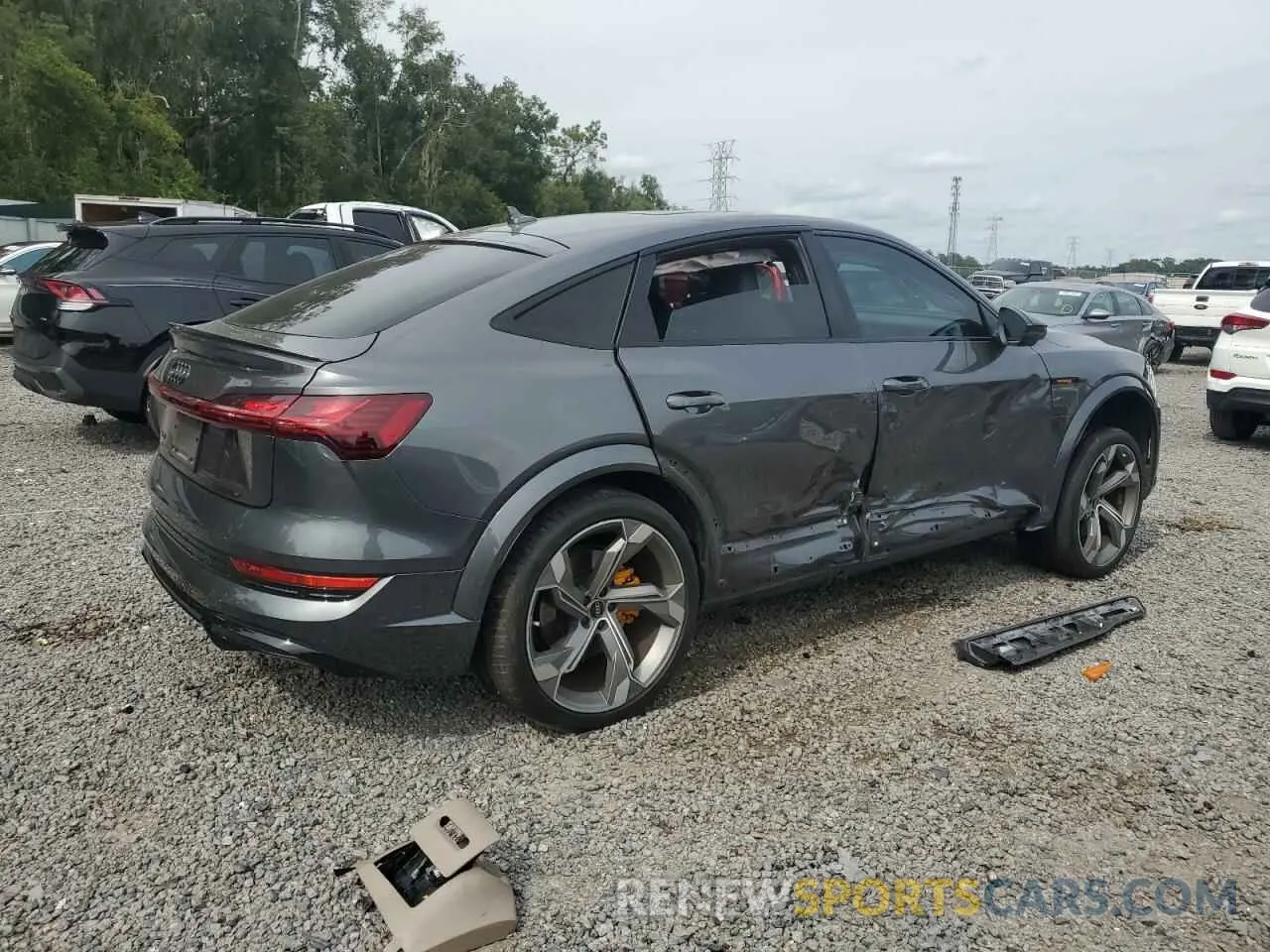 3 Photograph of a damaged car WA13CBGE7NB040728 AUDI E-TRON S S 2022