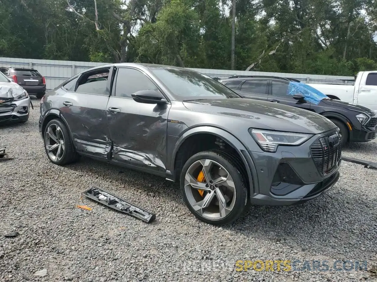 4 Photograph of a damaged car WA13CBGE7NB040728 AUDI E-TRON S S 2022