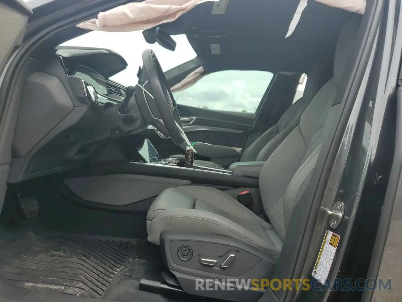 7 Photograph of a damaged car WA13CBGE7NB040728 AUDI E-TRON S S 2022
