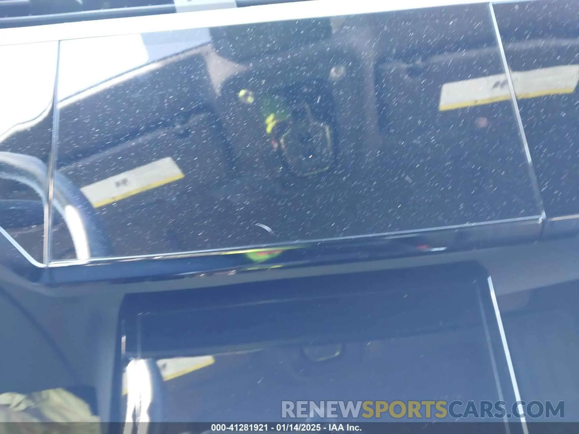 17 Photograph of a damaged car WA13CBGE4NB044350 AUDI E-TRON S SPORTBACK 2022