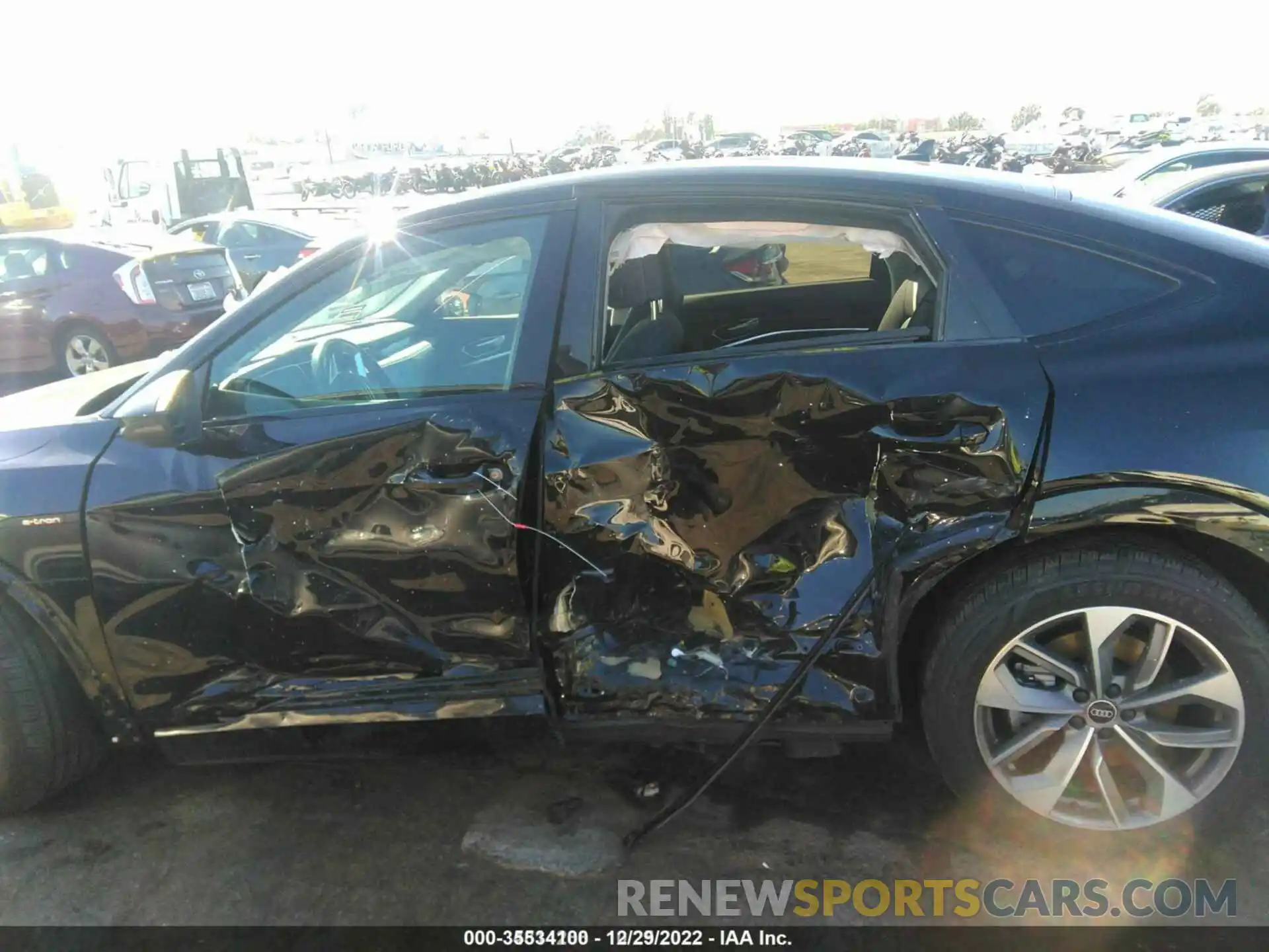 6 Photograph of a damaged car WA11AAGE1MB007164 AUDI E-TRON SPORTBACK 2021