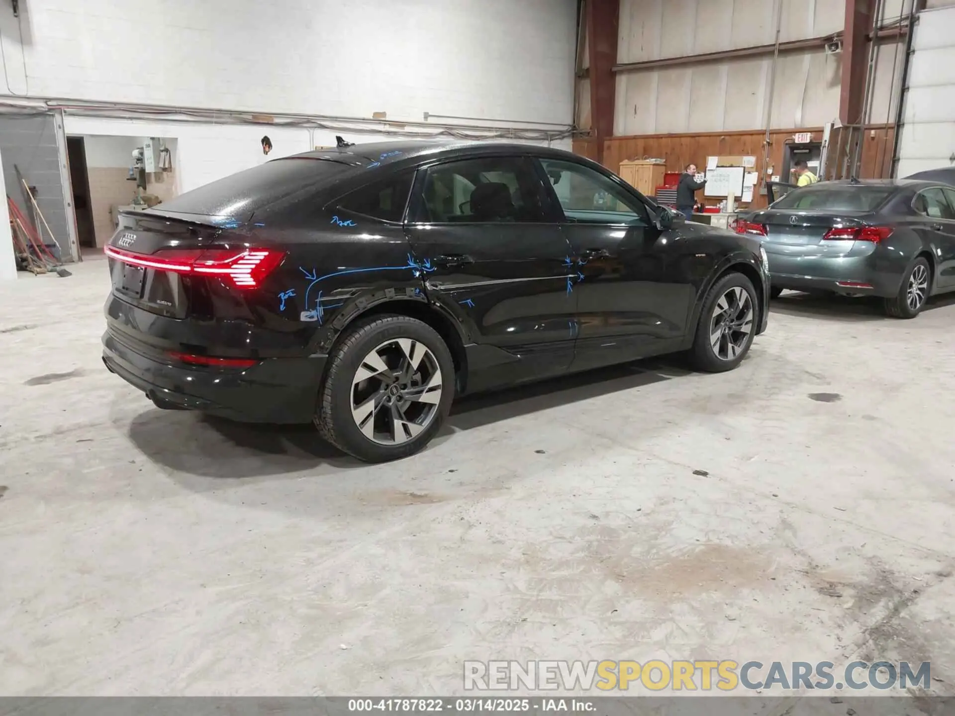4 Photograph of a damaged car WA11AAGE7MB037141 AUDI E-TRON SPORTBACK 2021