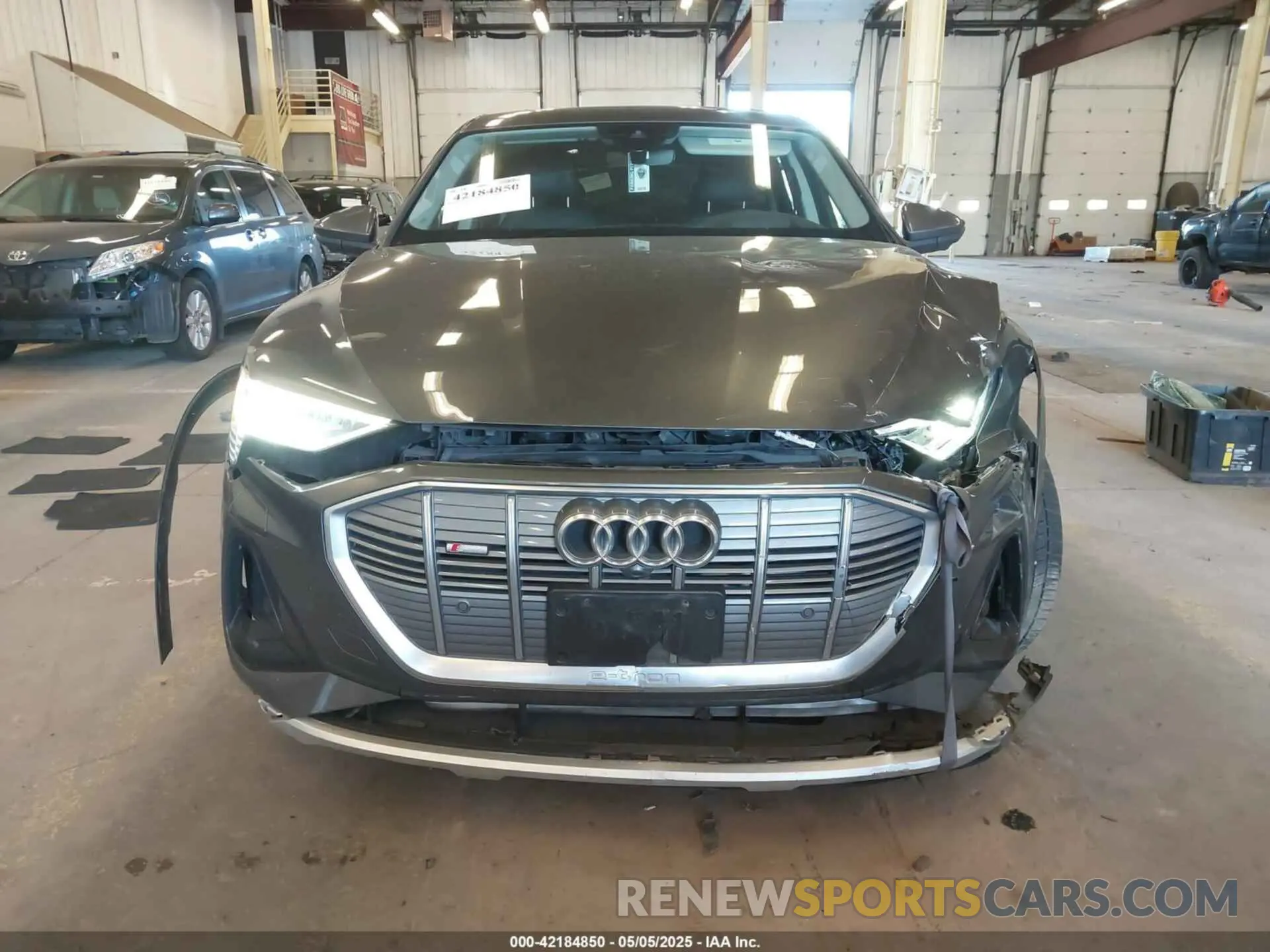 13 Photograph of a damaged car WA13ABGE9MB002521 AUDI E-TRON SPORTBACK 2021