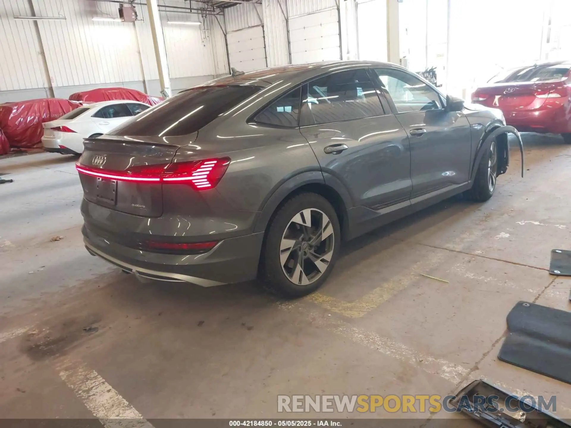 4 Photograph of a damaged car WA13ABGE9MB002521 AUDI E-TRON SPORTBACK 2021