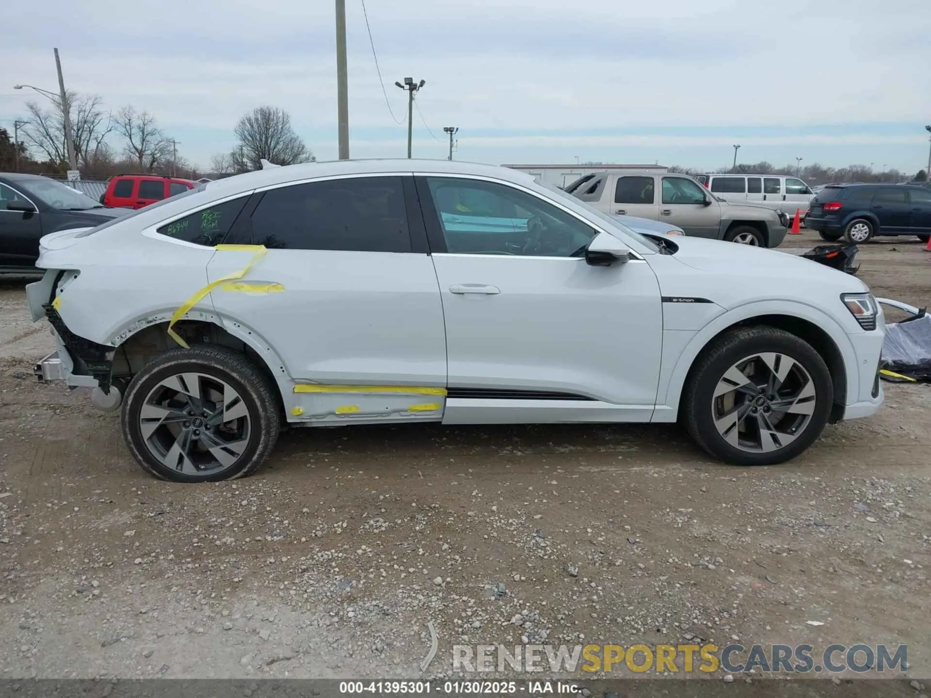 13 Photograph of a damaged car WA12AAGE3NB030824 AUDI E-TRON SPORTBACK 2022
