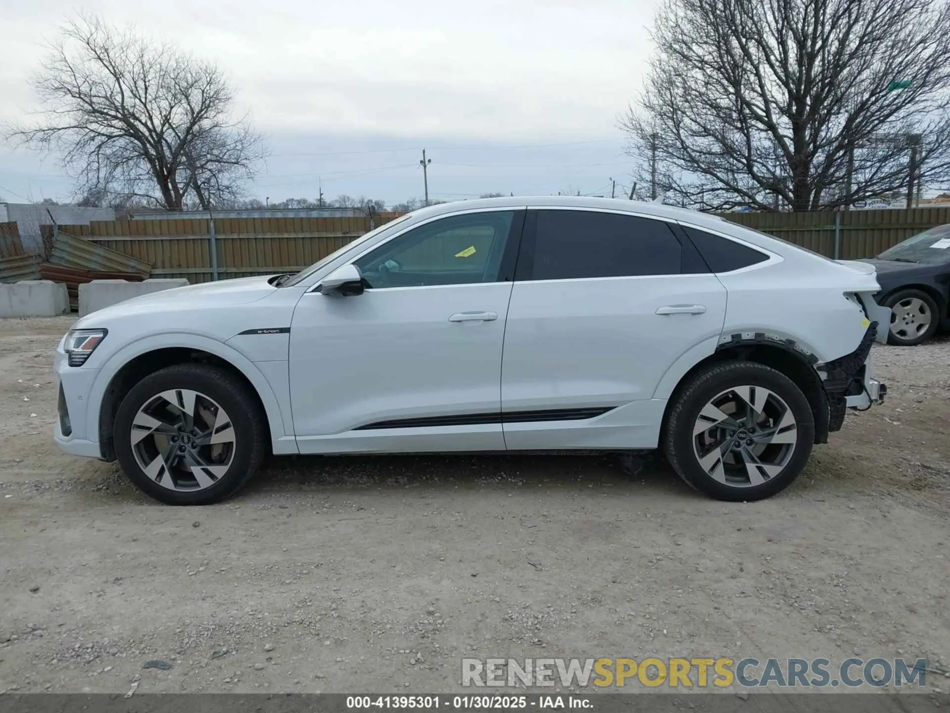14 Photograph of a damaged car WA12AAGE3NB030824 AUDI E-TRON SPORTBACK 2022