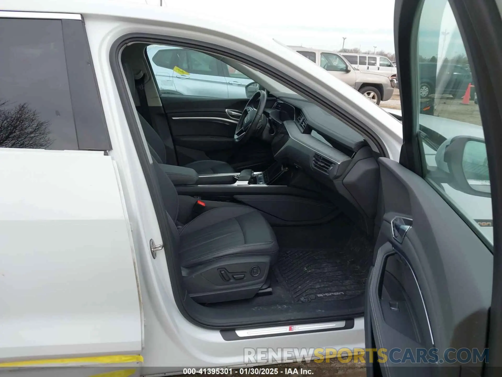 5 Photograph of a damaged car WA12AAGE3NB030824 AUDI E-TRON SPORTBACK 2022