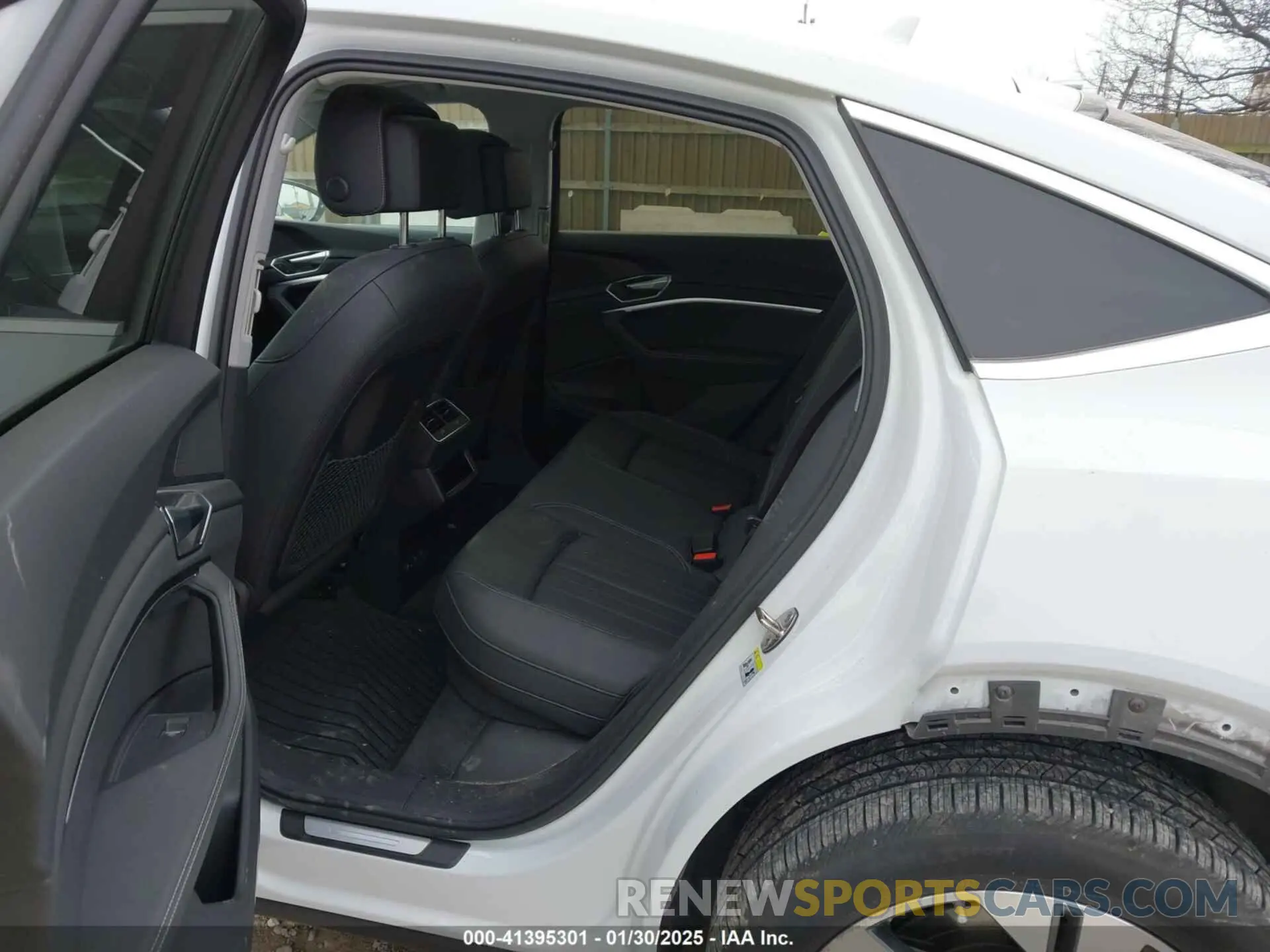 8 Photograph of a damaged car WA12AAGE3NB030824 AUDI E-TRON SPORTBACK 2022