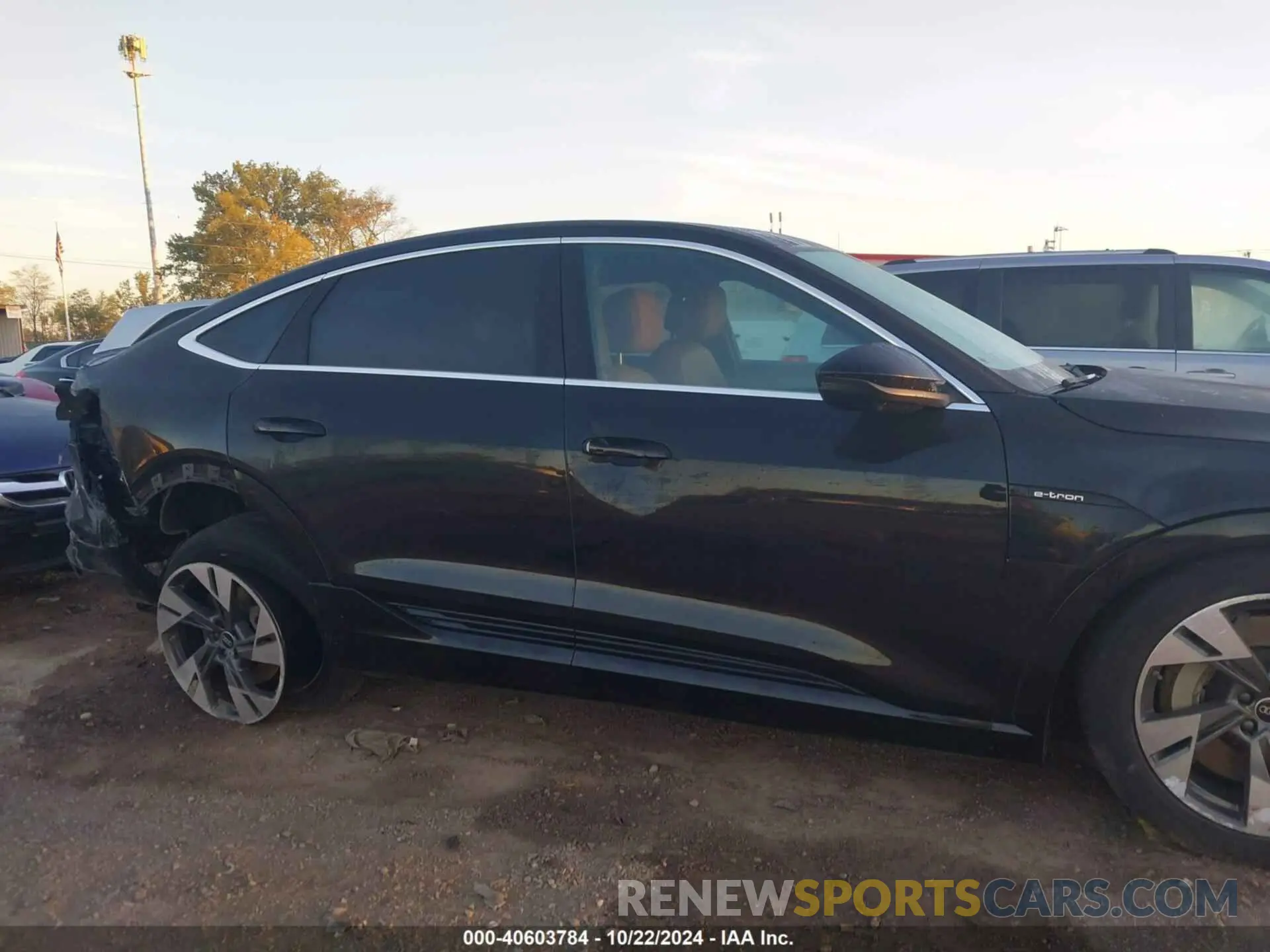 13 Photograph of a damaged car WA12AAGE5NB033921 AUDI E-TRON SPORTBACK 2022