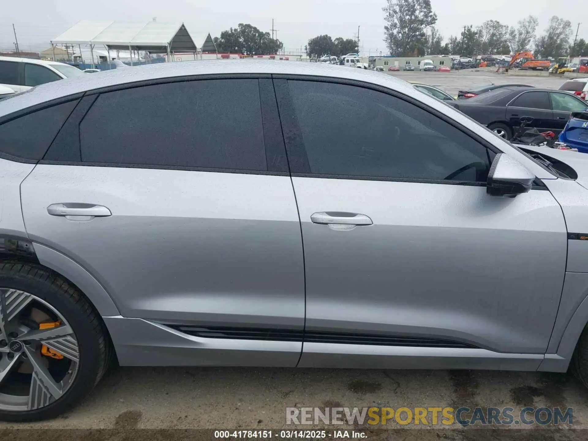 13 Photograph of a damaged car WA13AAGE0NB036424 AUDI E-TRON SPORTBACK 2022