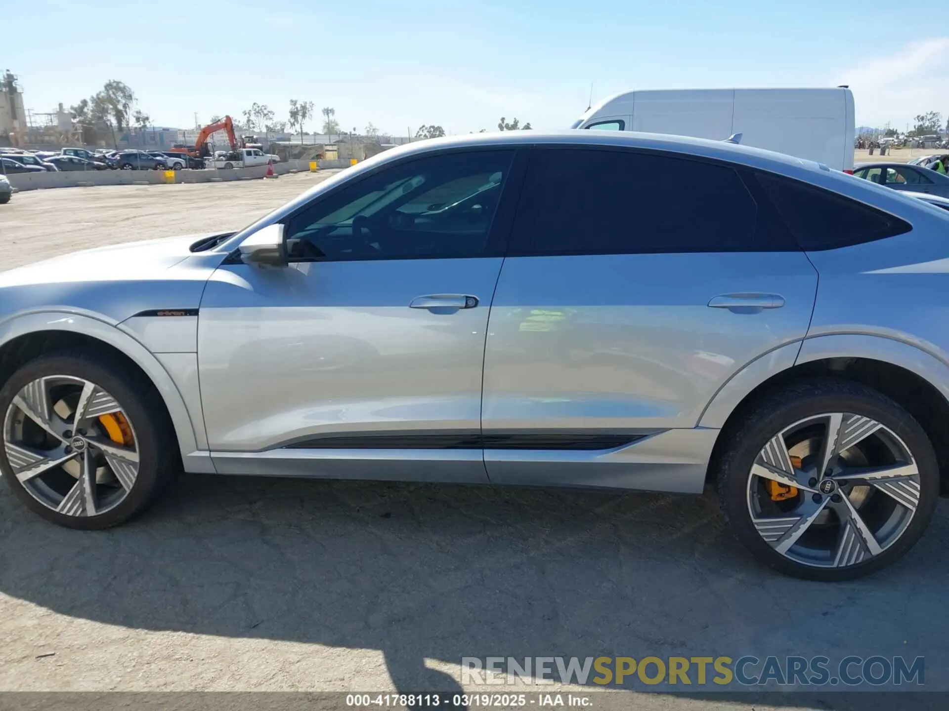 15 Photograph of a damaged car WA13AAGE3NB037647 AUDI E-TRON SPORTBACK 2022
