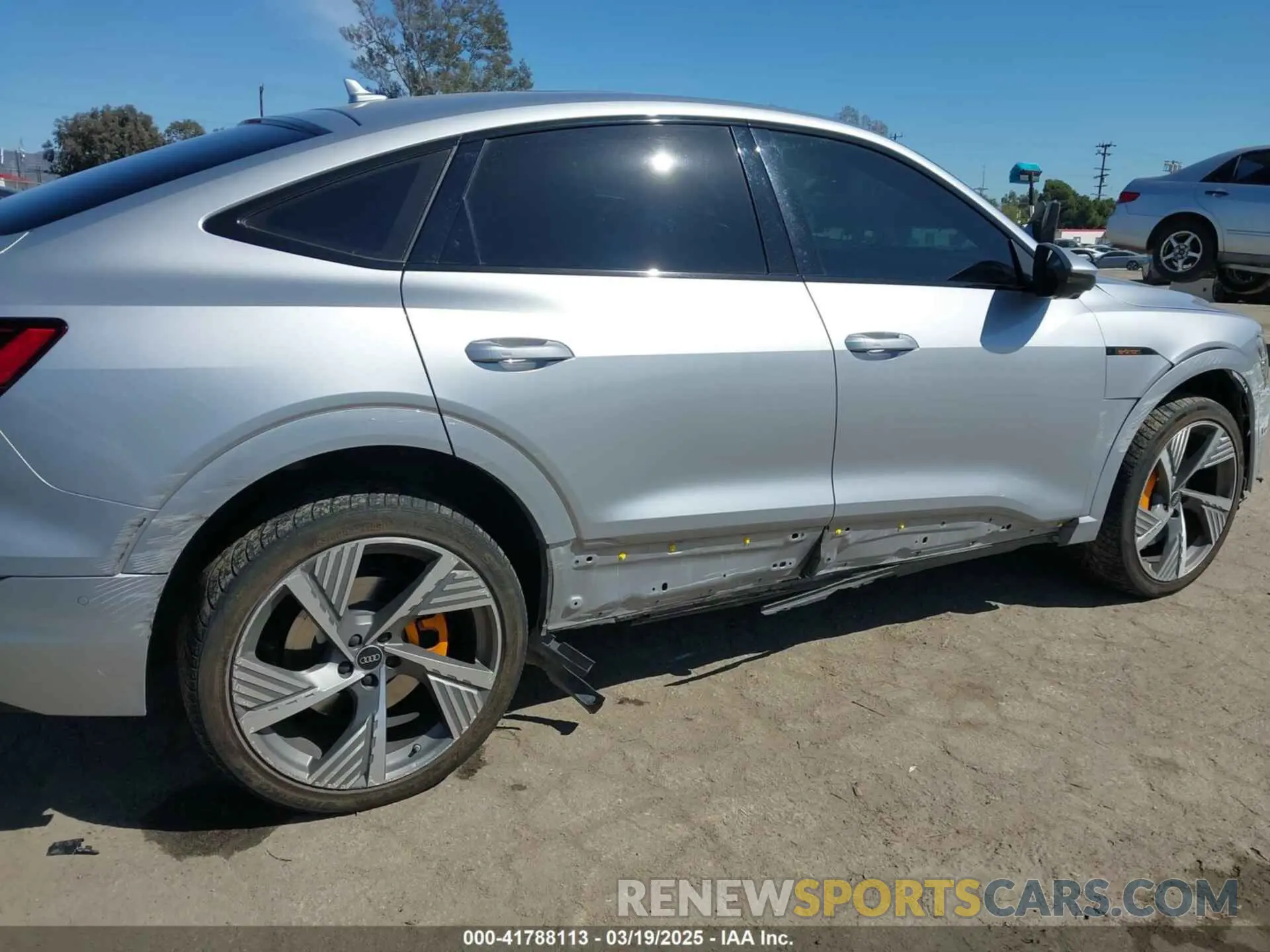 20 Photograph of a damaged car WA13AAGE3NB037647 AUDI E-TRON SPORTBACK 2022
