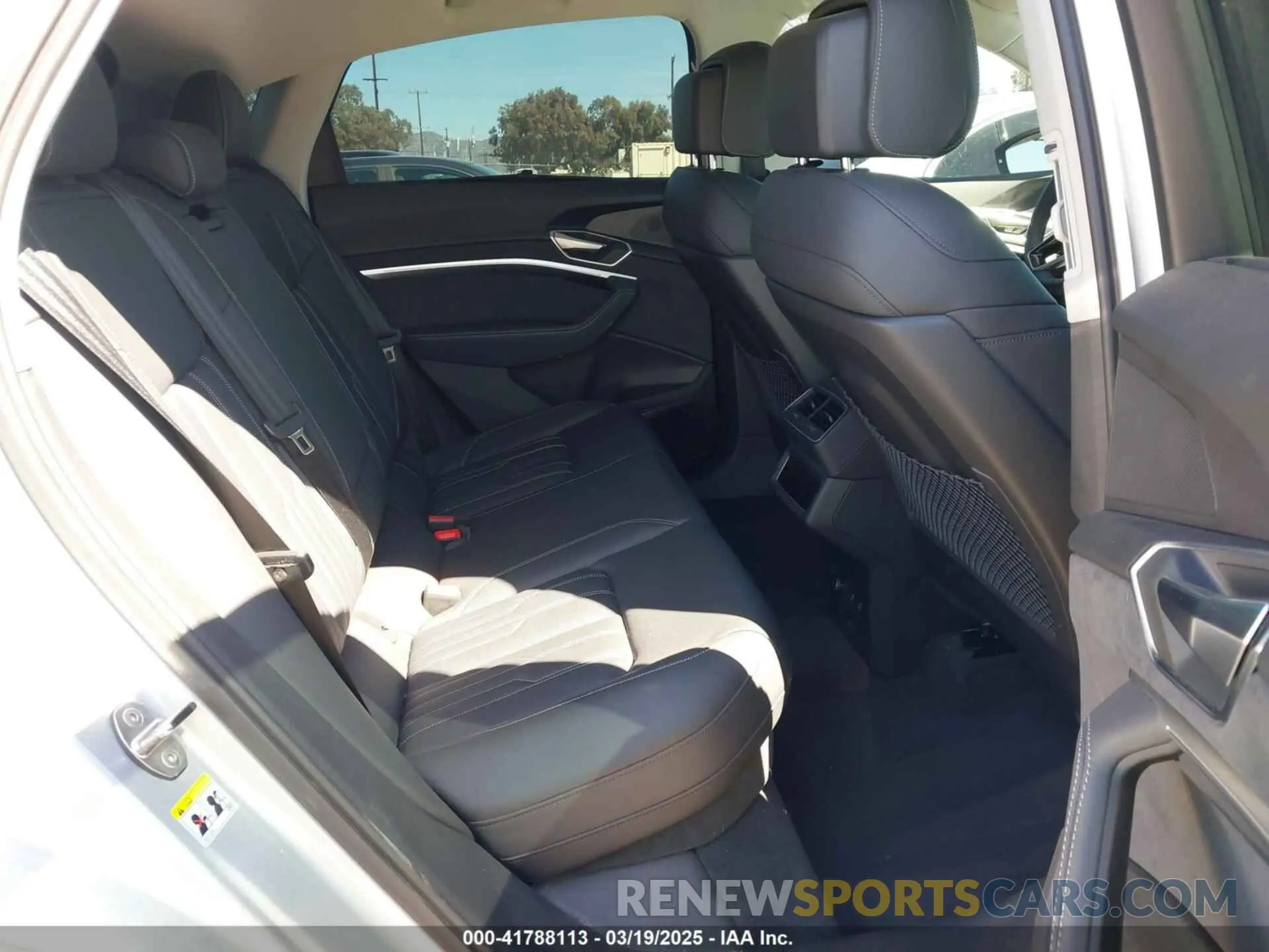 8 Photograph of a damaged car WA13AAGE3NB037647 AUDI E-TRON SPORTBACK 2022