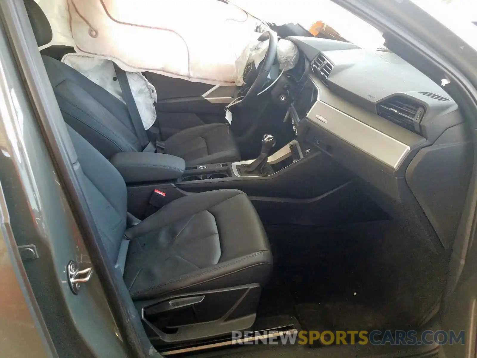 5 Photograph of a damaged car WA1AECF30K1077693 AUDI Q3 2019