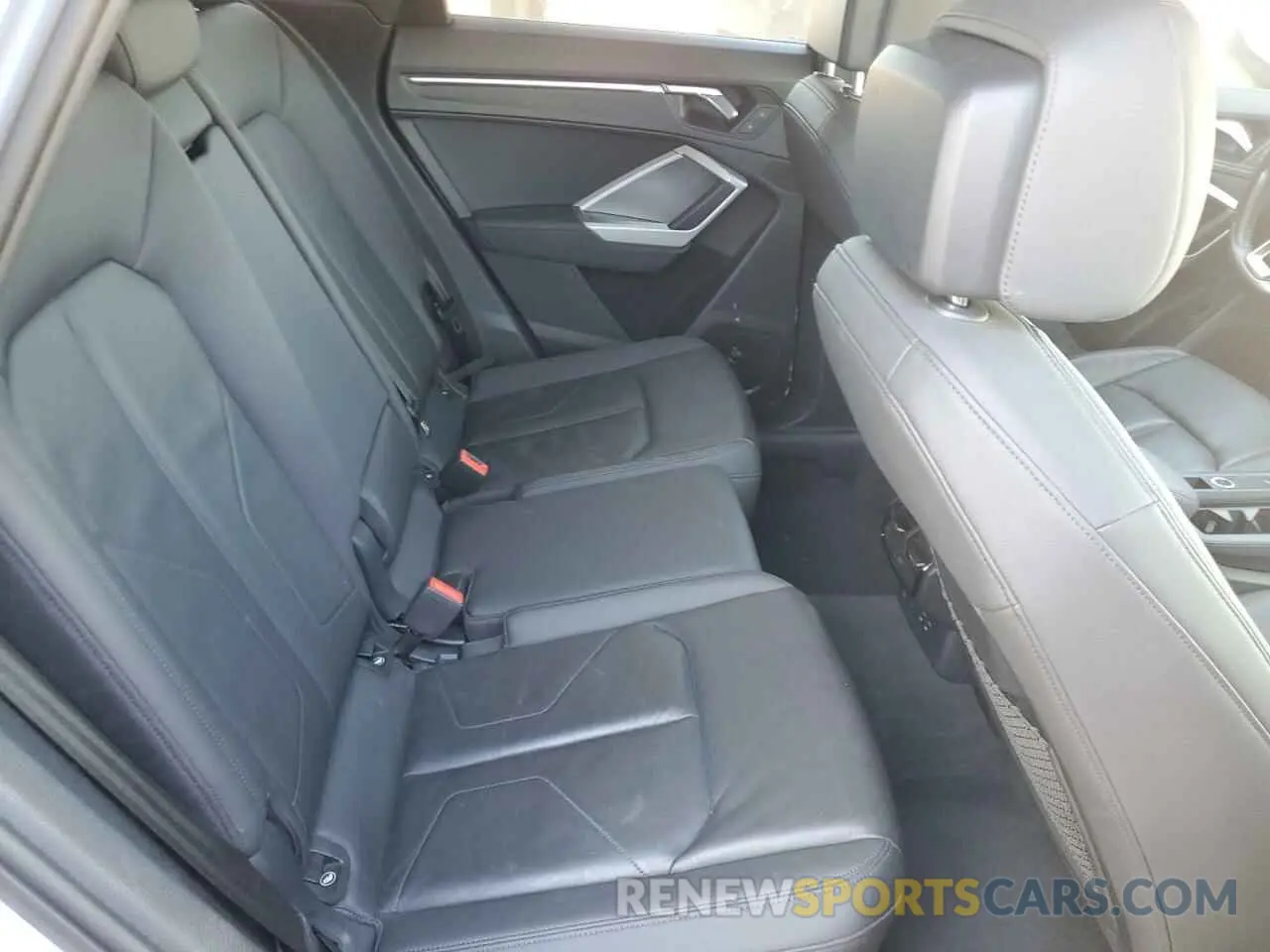 11 Photograph of a damaged car WA1AECF31K1079291 AUDI Q3 2019