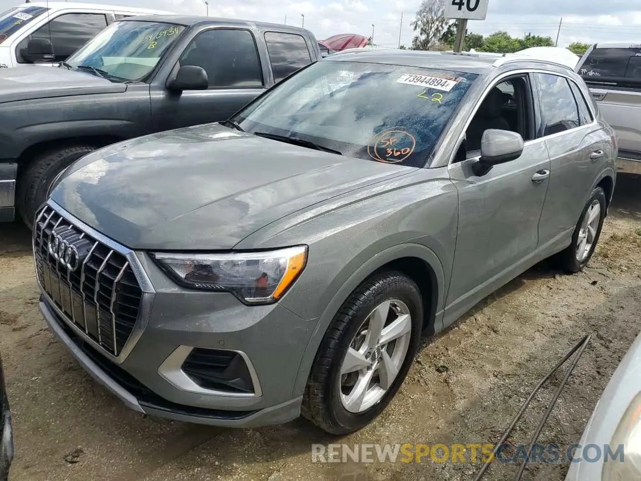 1 Photograph of a damaged car WA1AECF32K1067831 AUDI Q3 2019
