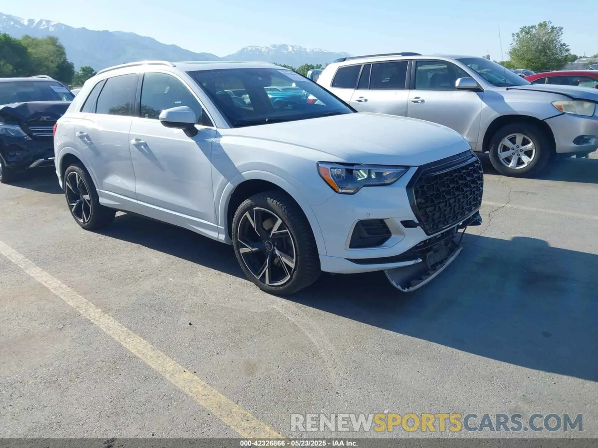 1 Photograph of a damaged car WA1AECF32K1072625 AUDI Q3 2019