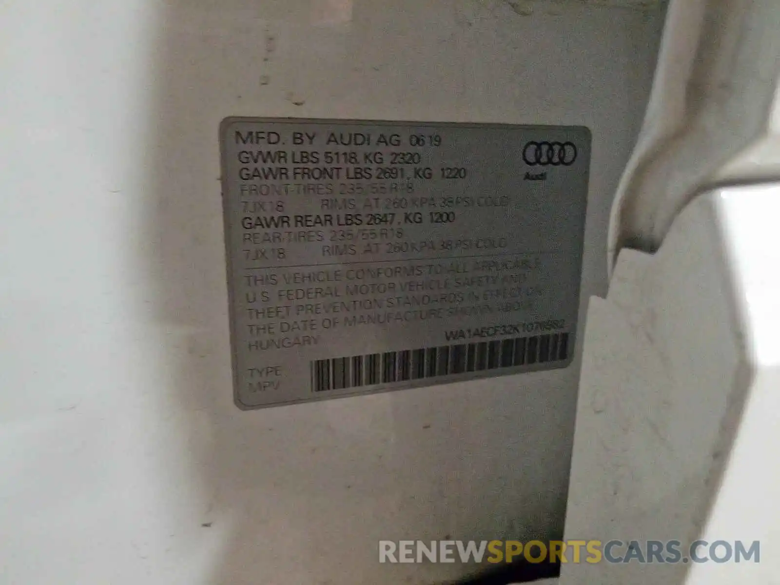 10 Photograph of a damaged car WA1AECF32K1076982 AUDI Q3 2019